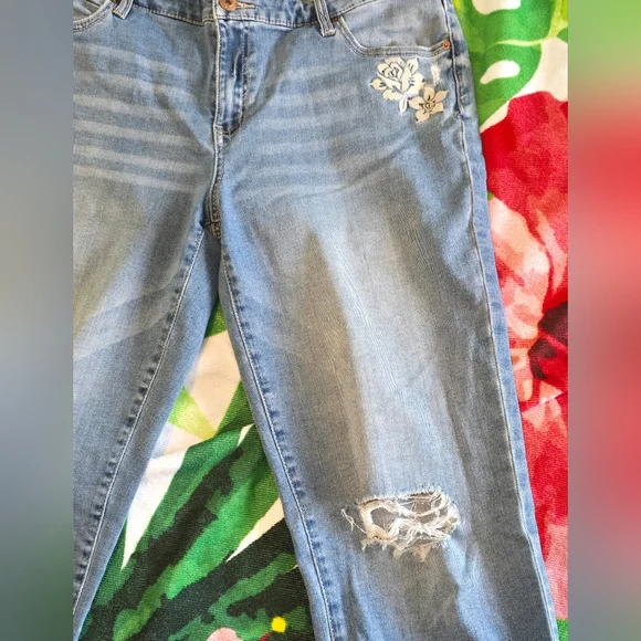 High Waisted Distressed Womens R Jeans - Picture 3 of 12